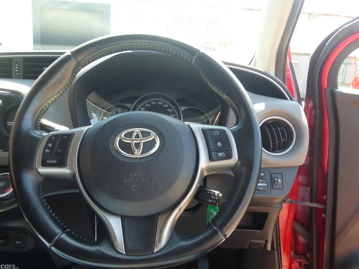 Toyota Yaris Hatchback, Diesel, 2016, Red