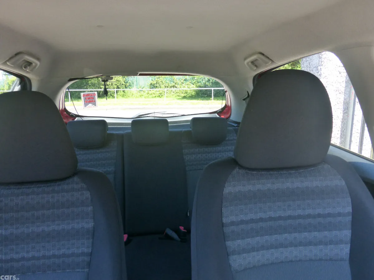 Toyota Yaris Hatchback, Diesel, 2016, Red