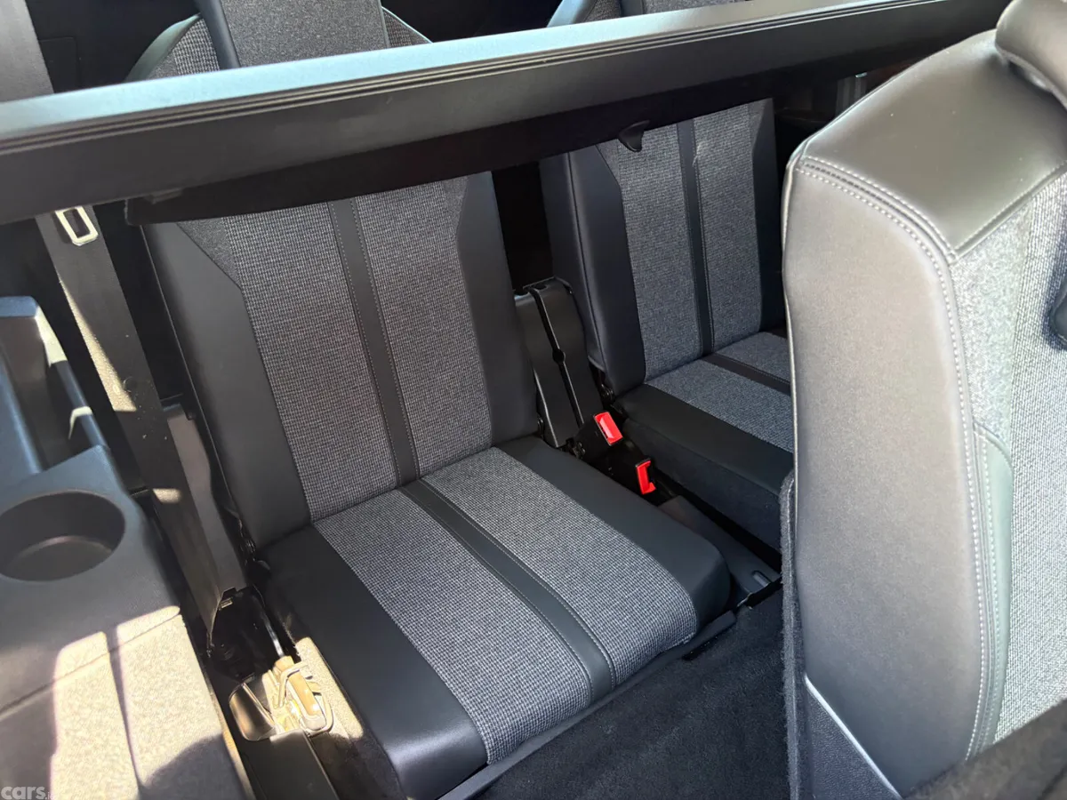 Peugeot 5008 MPV, Diesel, 2020, Grey