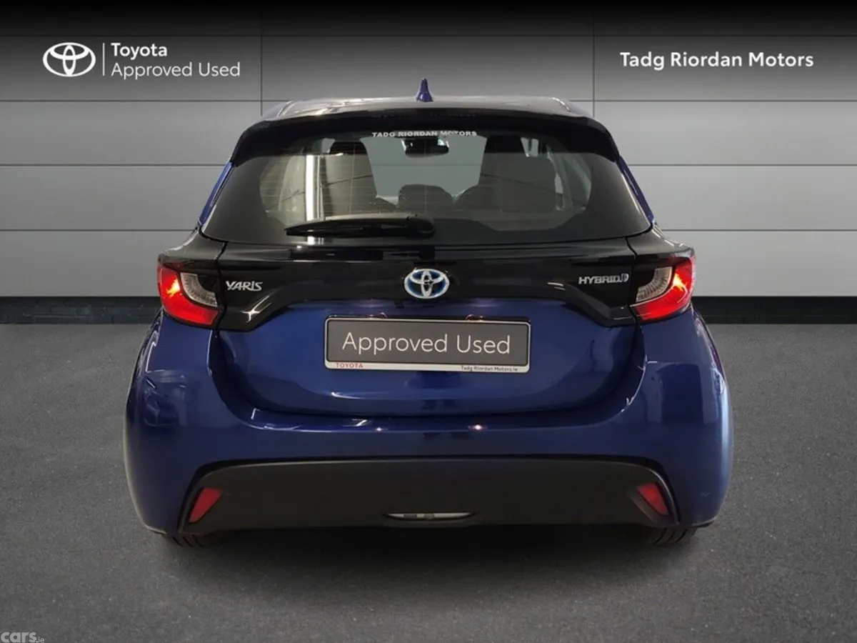 Toyota Yaris Hatchback, Petrol Hybrid, 2023, Blue