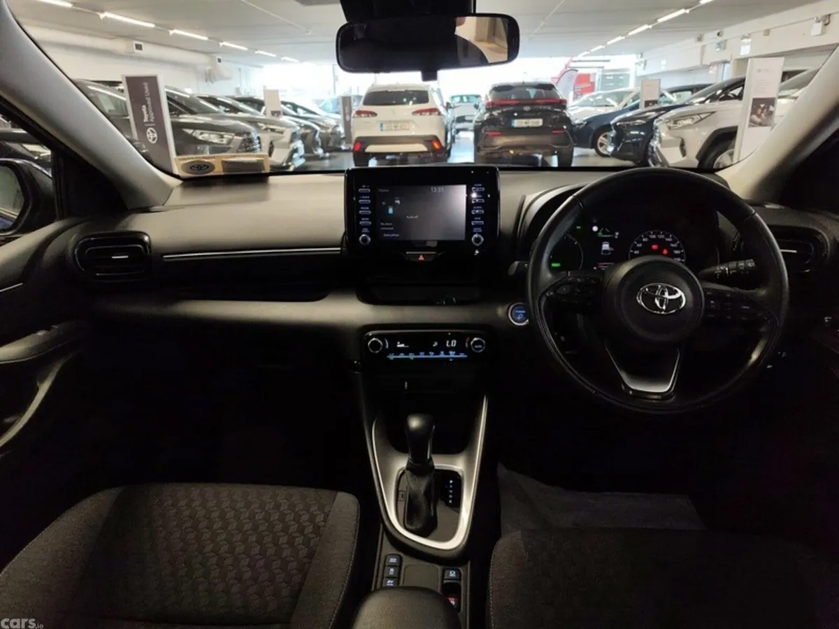 Toyota Yaris Hatchback, Petrol Hybrid, 2023, Blue