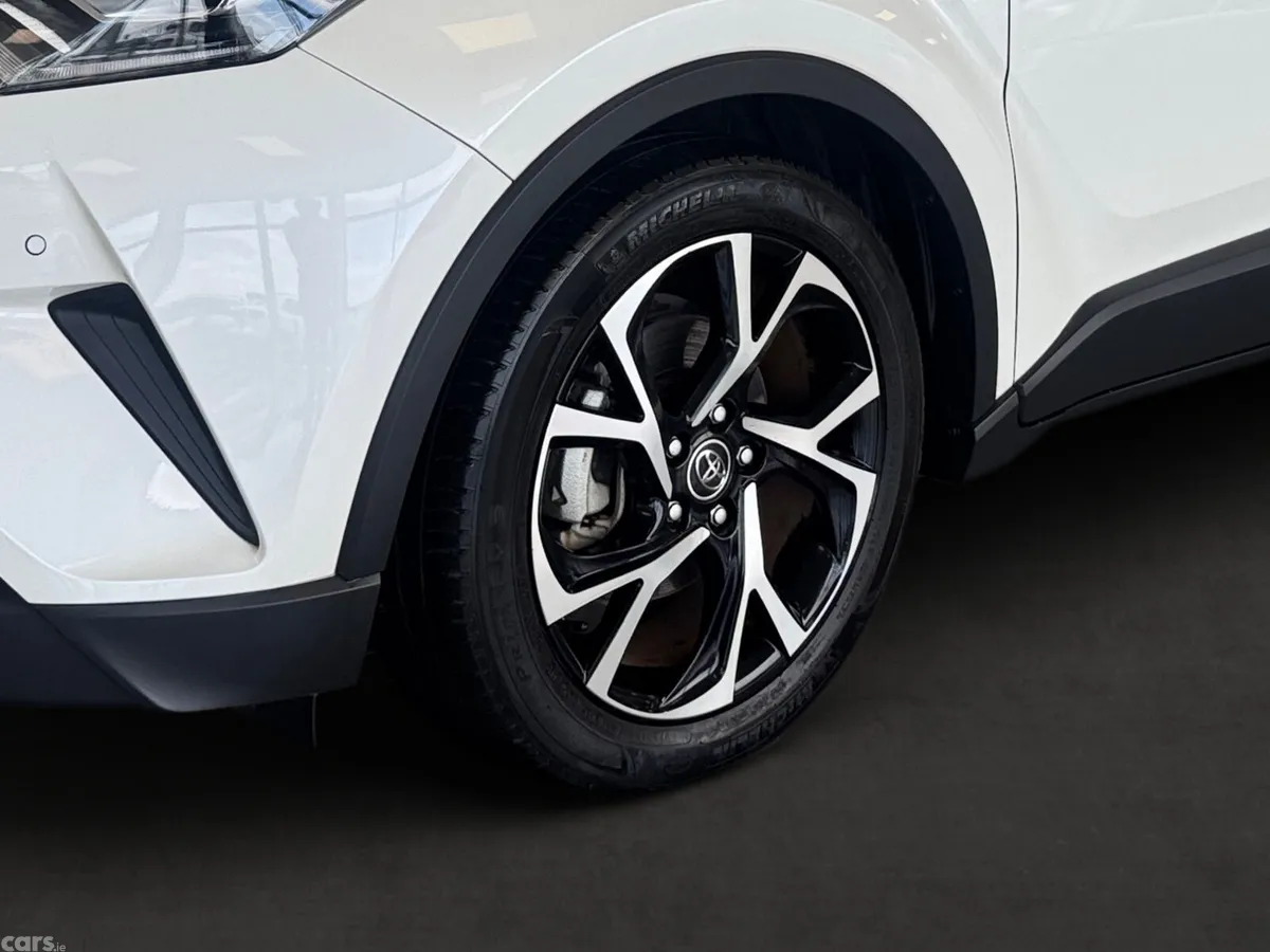 Toyota C-HR Hatchback, Petrol Hybrid, 2019, White