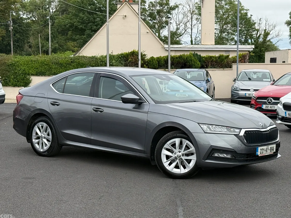 Skoda Octavia Saloon, Petrol, 2022, Grey
