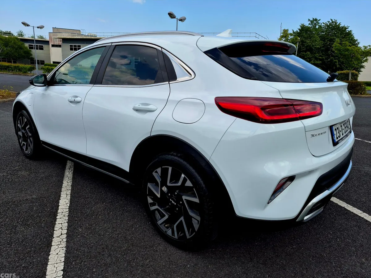 Kia XCeed Hatchback, Petrol Plug-in Hybrid, 2023, White