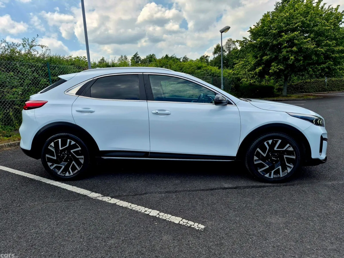 Kia XCeed Hatchback, Petrol Plug-in Hybrid, 2023, White