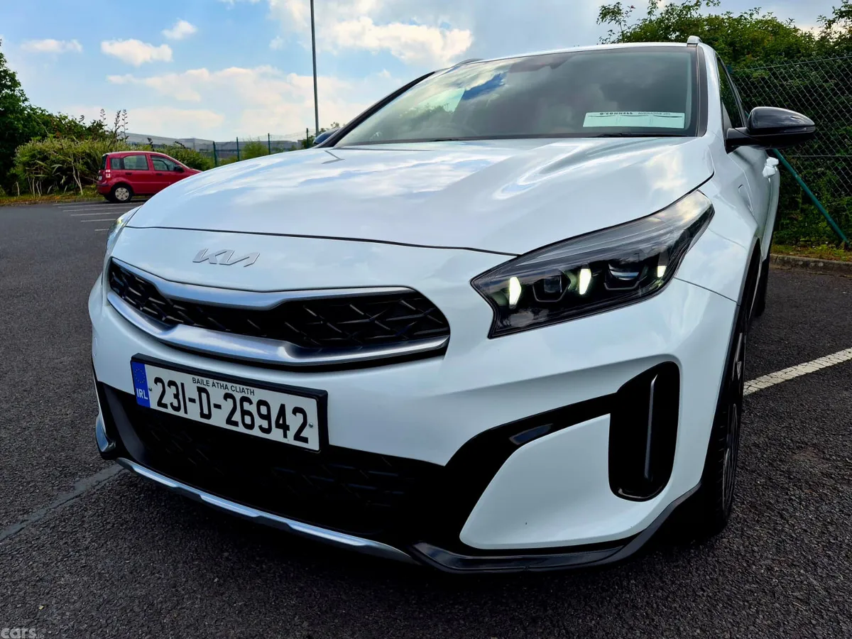 Kia XCeed Hatchback, Petrol Plug-in Hybrid, 2023, White