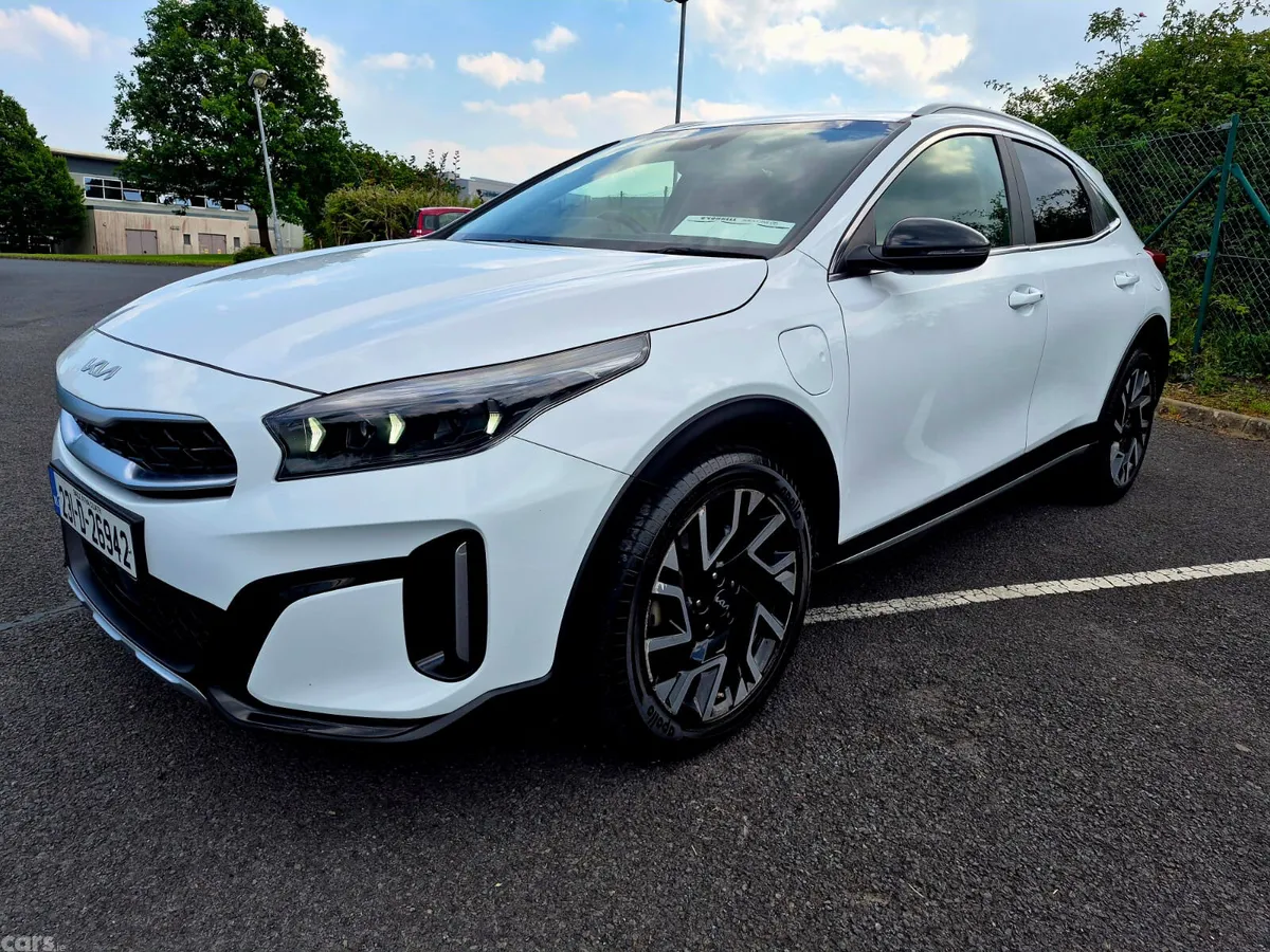 Kia XCeed Hatchback, Petrol Plug-in Hybrid, 2023, White