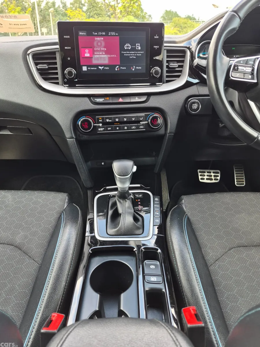 Kia XCeed Hatchback, Petrol Plug-in Hybrid, 2023, White