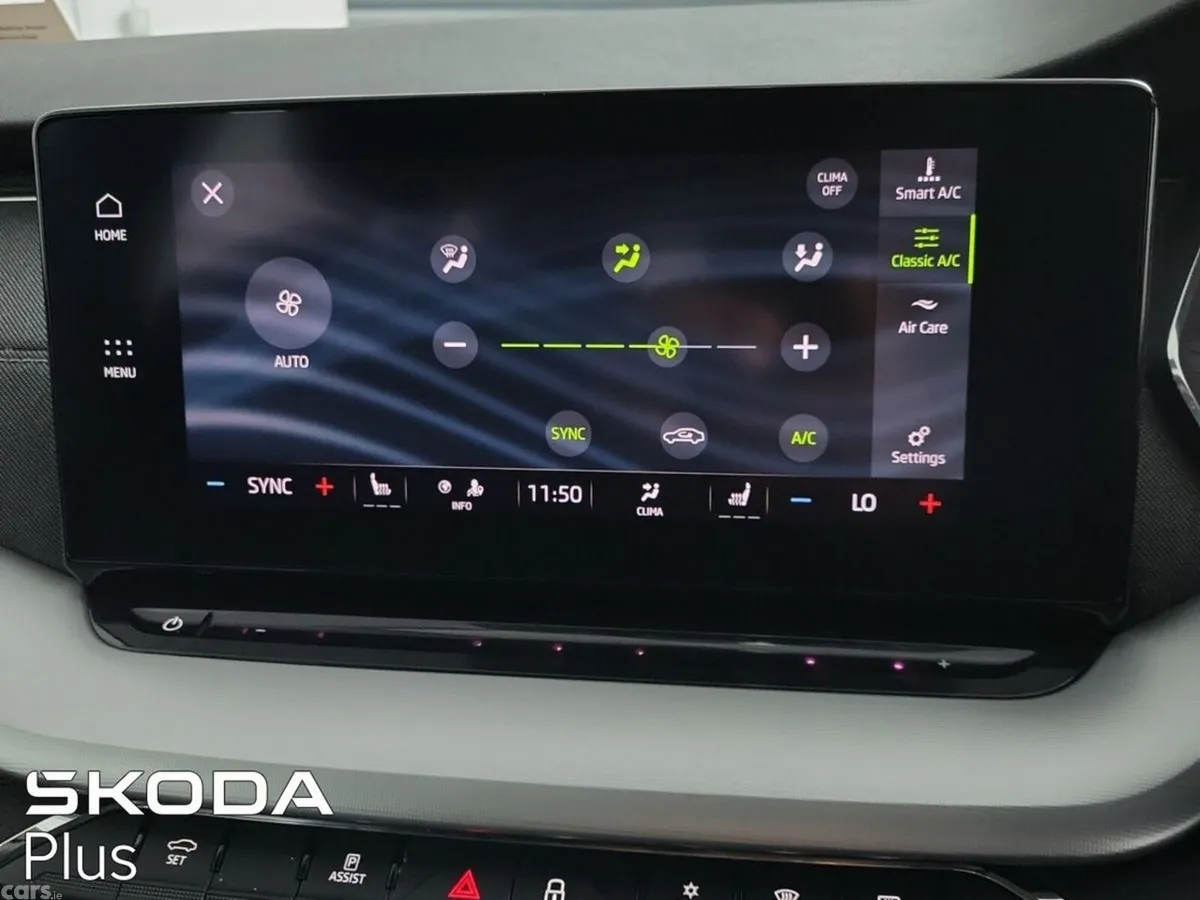 Skoda Octavia Estate, Petrol, 2023, Blue