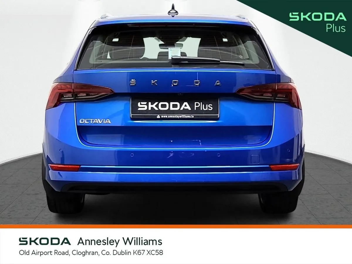 Skoda Octavia Estate, Petrol, 2023, Blue