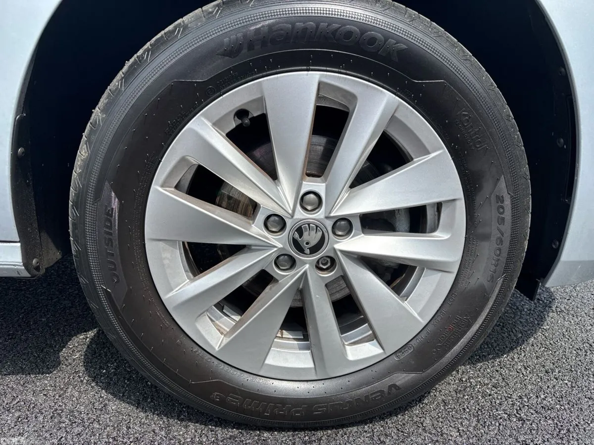 Skoda Kamiq Hatchback, Petrol, 2024, Silver