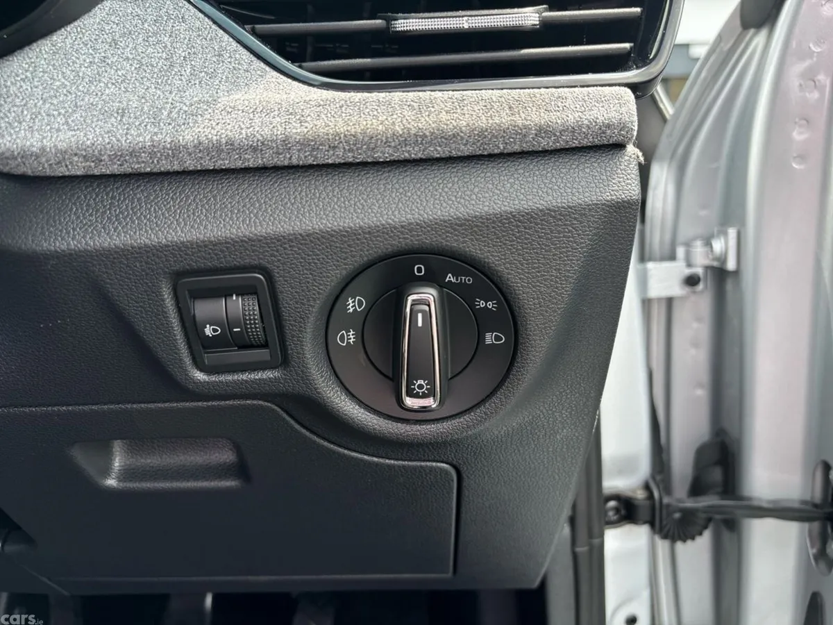 Skoda Kamiq Hatchback, Petrol, 2024, Silver