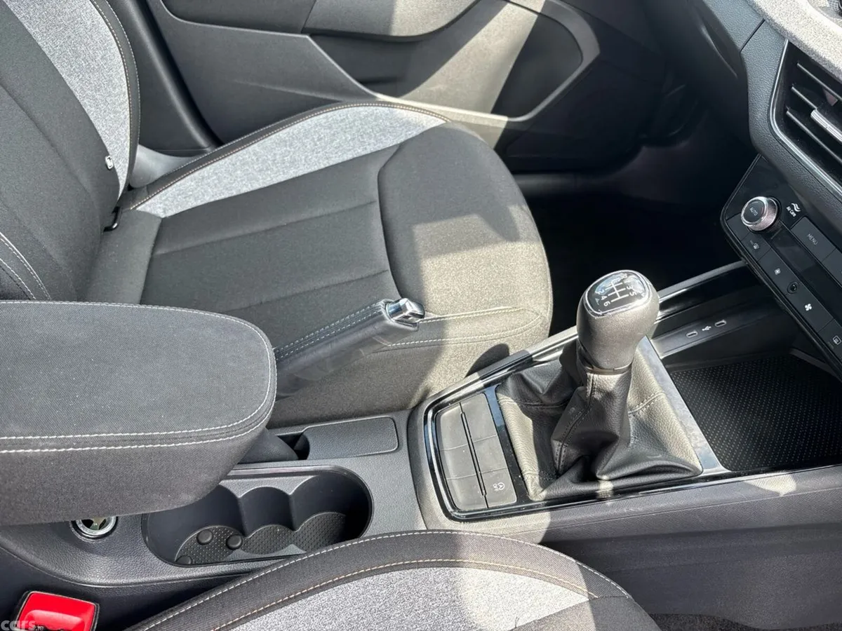 Skoda Kamiq Hatchback, Petrol, 2024, Silver