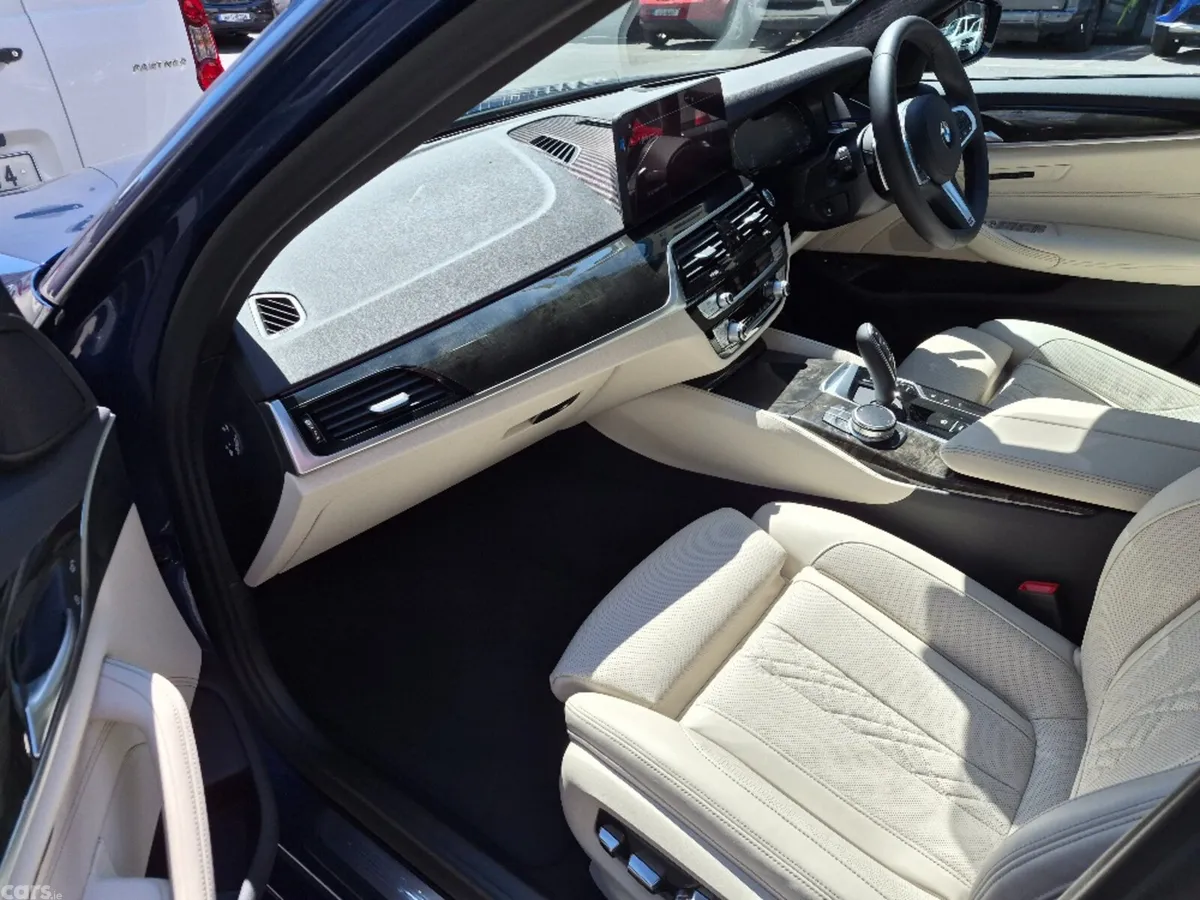 BMW 5-Series Saloon, Petrol Plug-in Hybrid, 2020, Blue