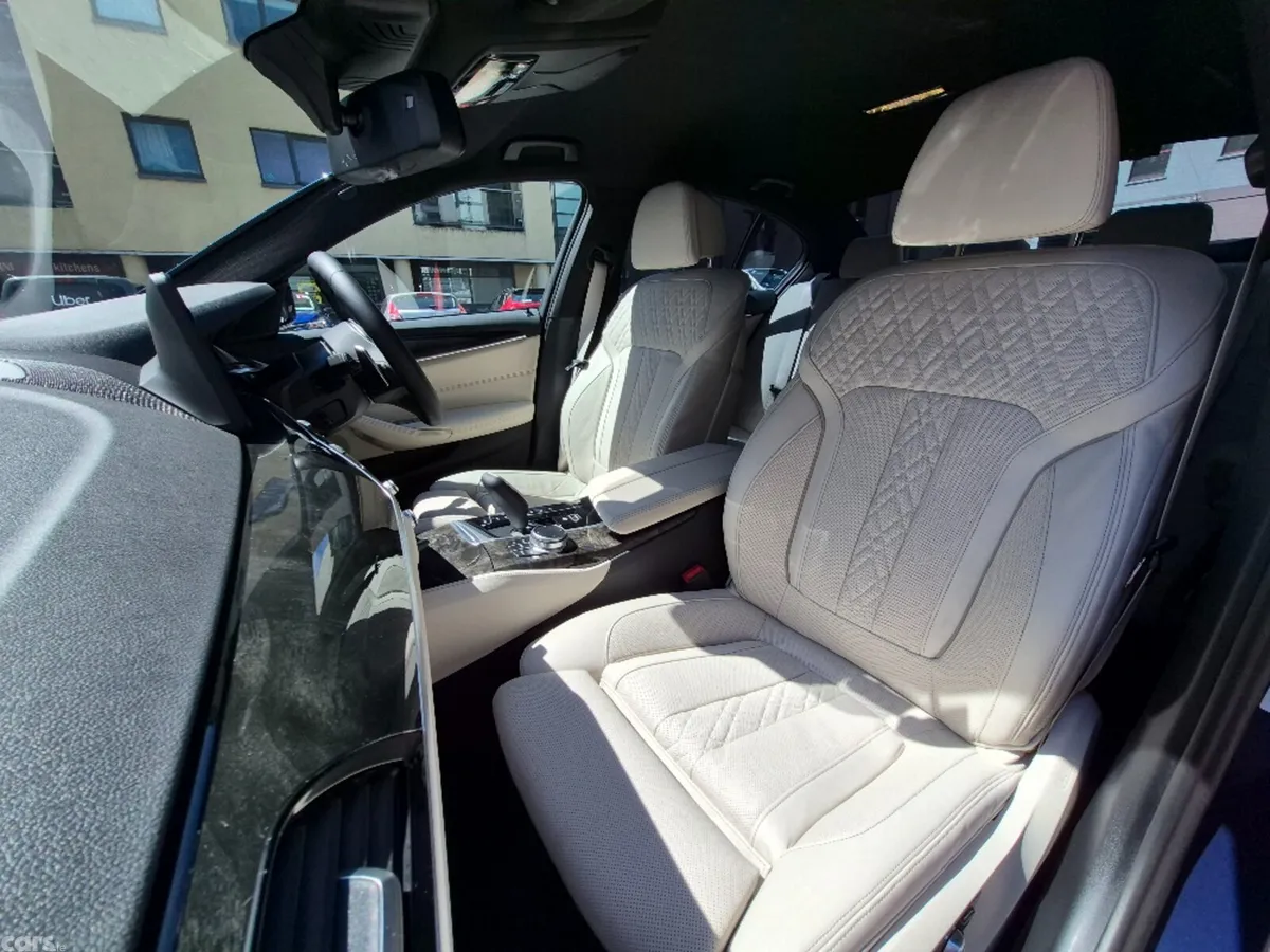 BMW 5-Series Saloon, Petrol Plug-in Hybrid, 2020, Blue