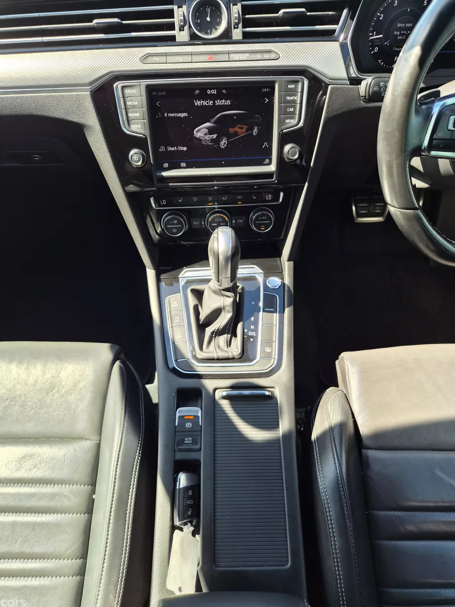 Volkswagen Passat Saloon, Petrol, 2016, Black
