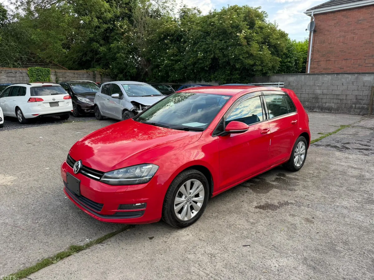 Volkswagen Golf Hatchback, Petrol, 2015, Red