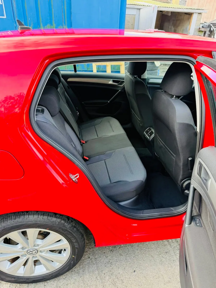 Volkswagen Golf Hatchback, Petrol, 2015, Red