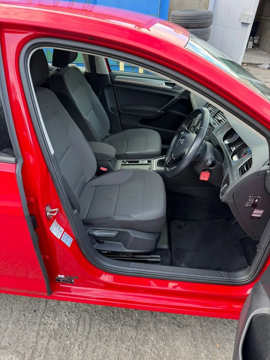Volkswagen Golf Hatchback, Petrol, 2015, Red