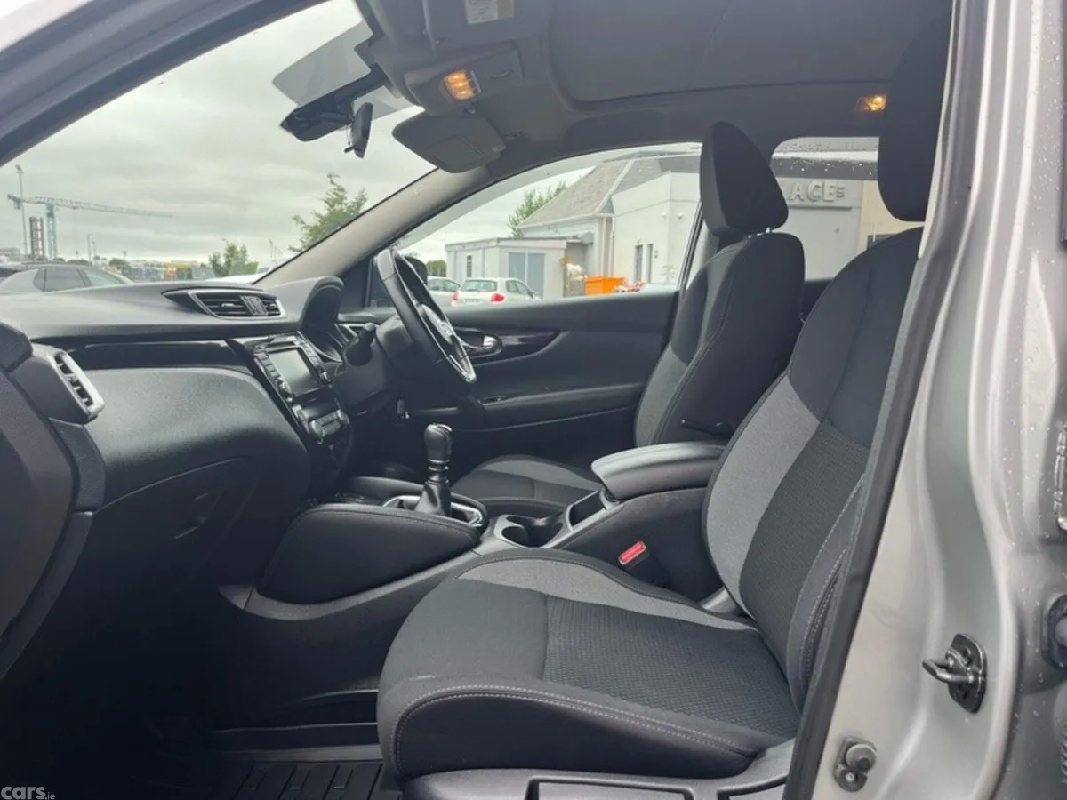 Nissan Qashqai MPV, Petrol, 2019, Grey