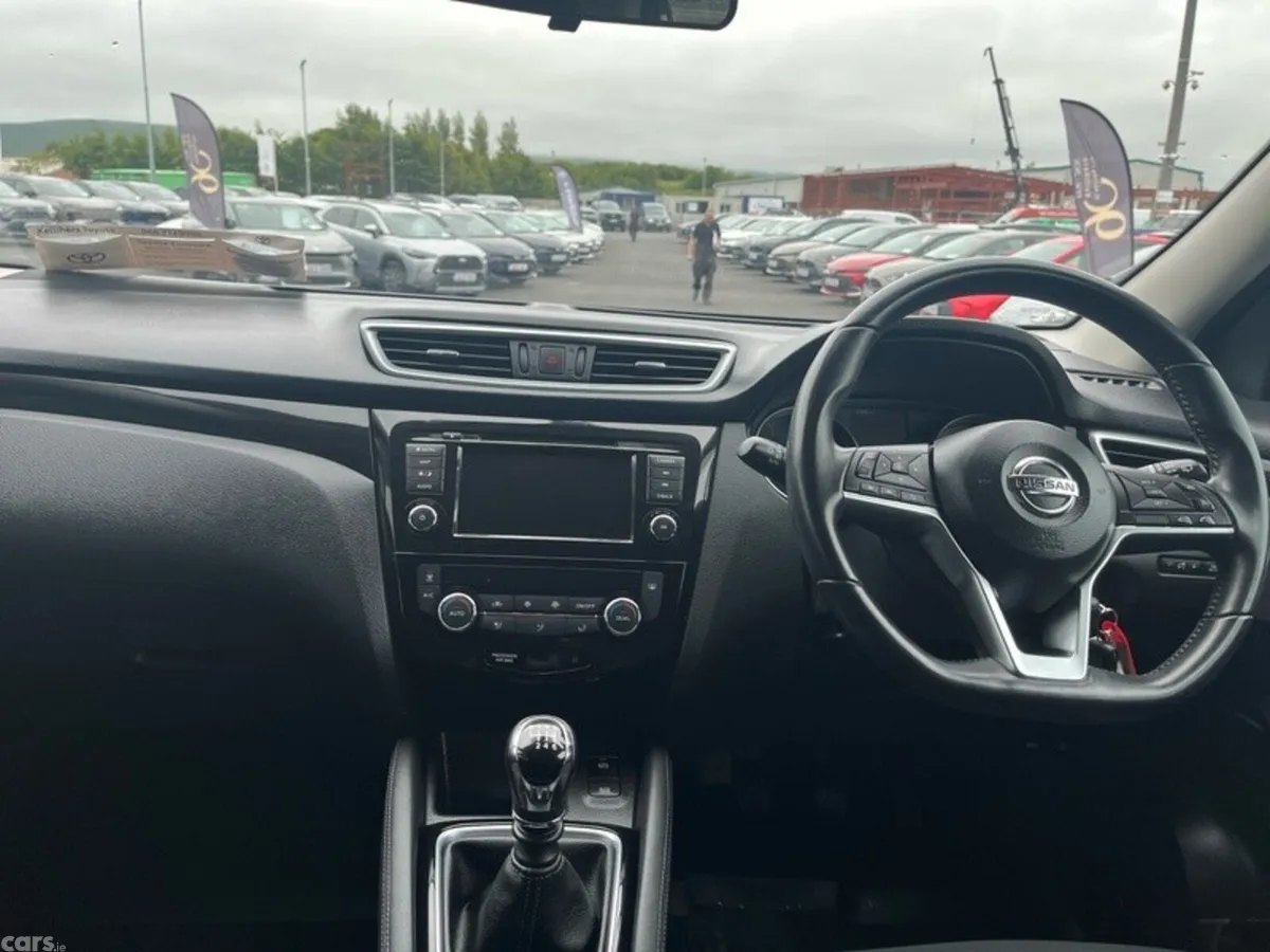 Nissan Qashqai MPV, Petrol, 2019, Grey