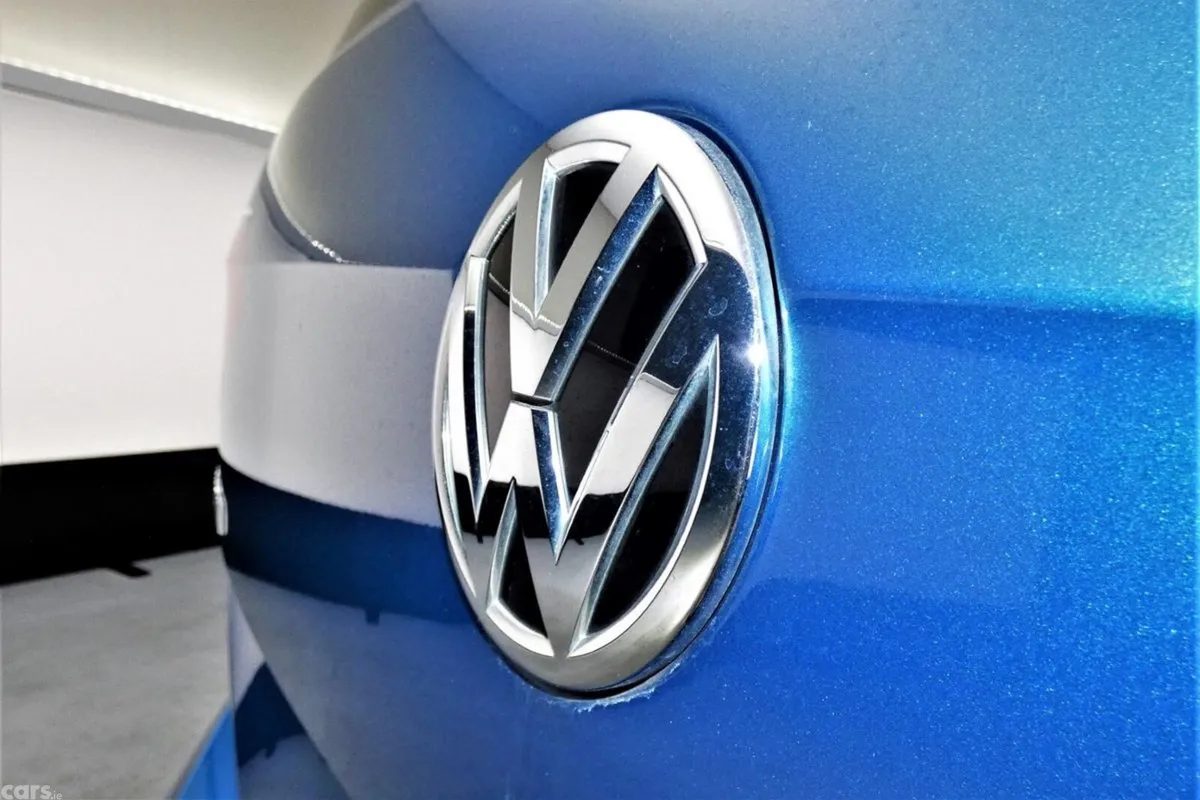Volkswagen Touran MPV, Petrol, 2018, Blue