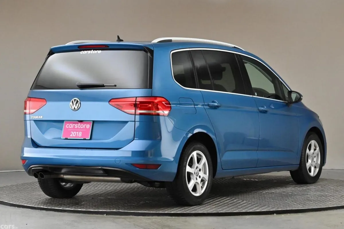 Volkswagen Touran MPV, Petrol, 2018, Blue