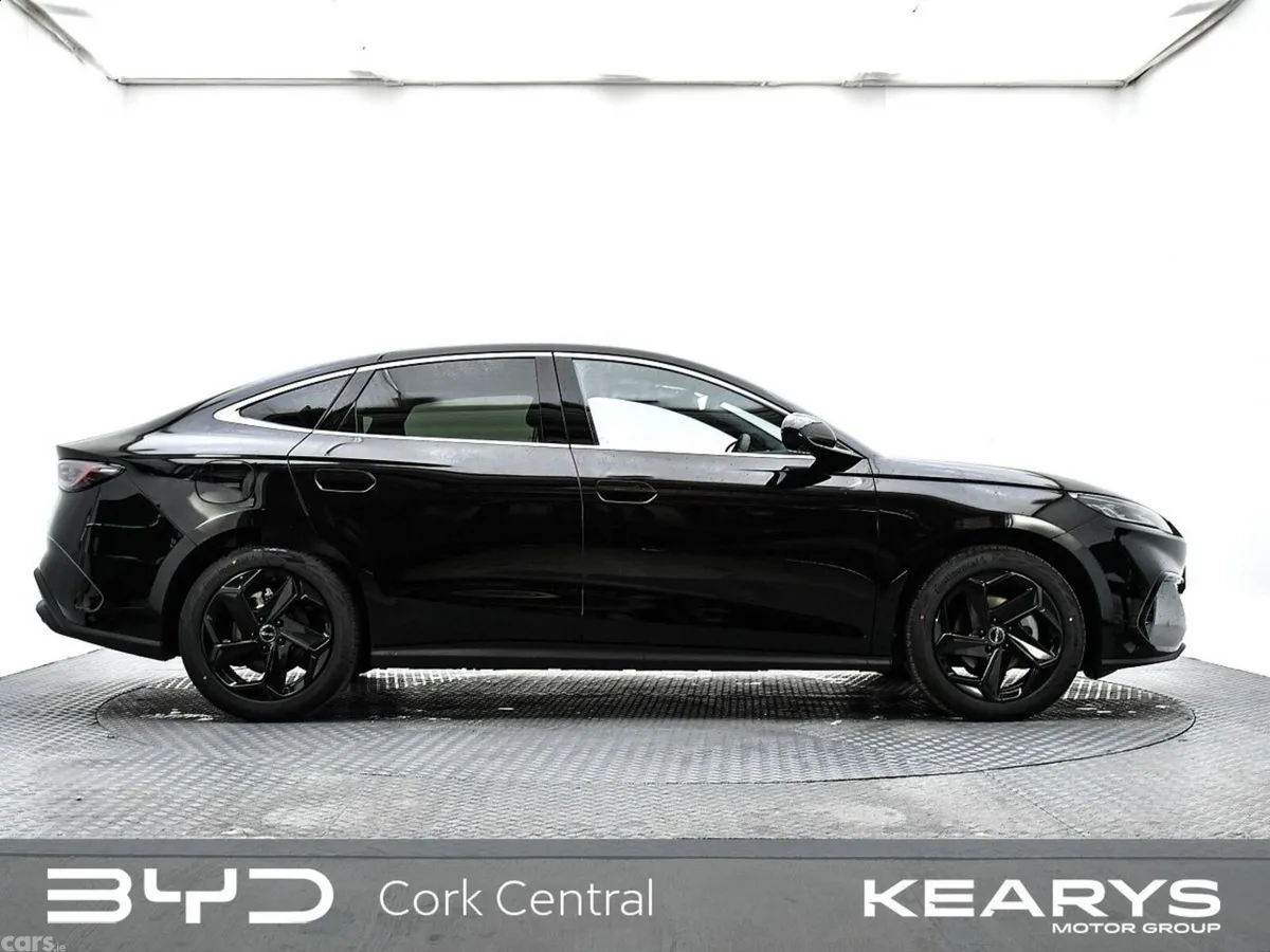 BYD SEAL Saloon, Petrol Plug-in Hybrid, 2026, Black