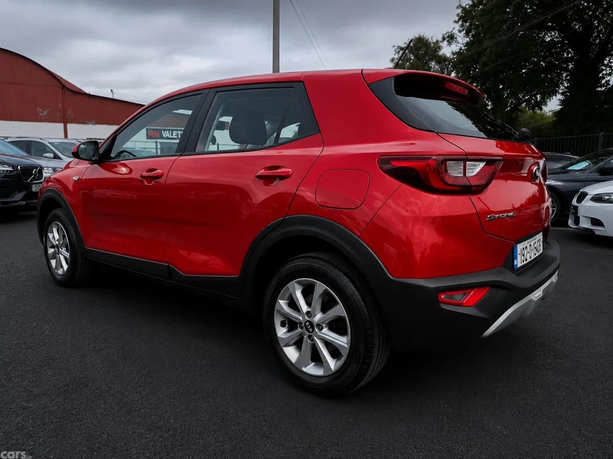 Kia Stonic Estate/Jeep, Petrol, 2019, Red