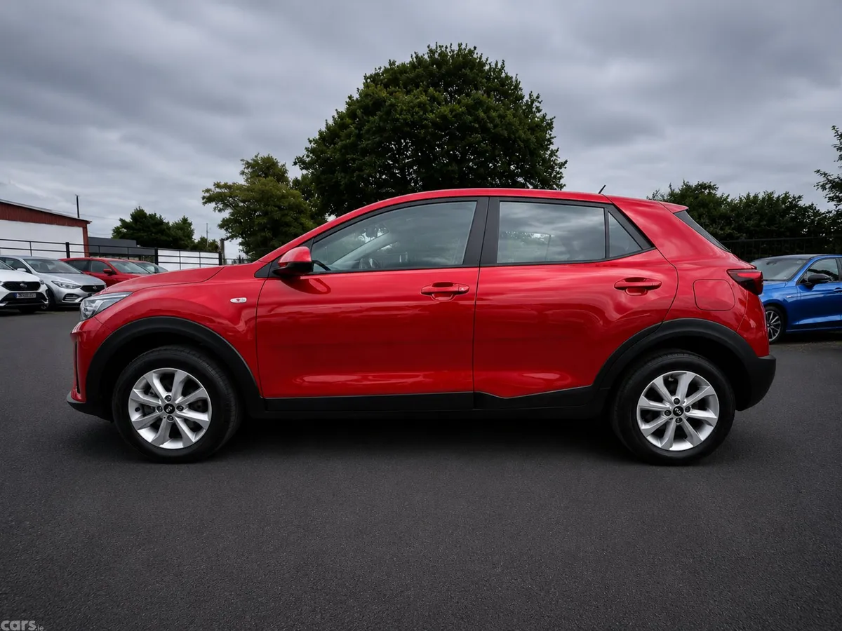 Kia Stonic Estate/Jeep, Petrol, 2019, Red