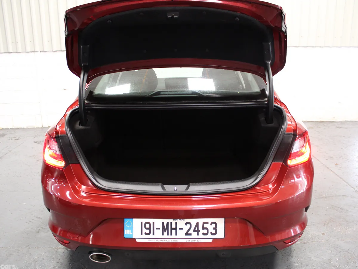 Renault Megane Saloon, Petrol, 2019, Red