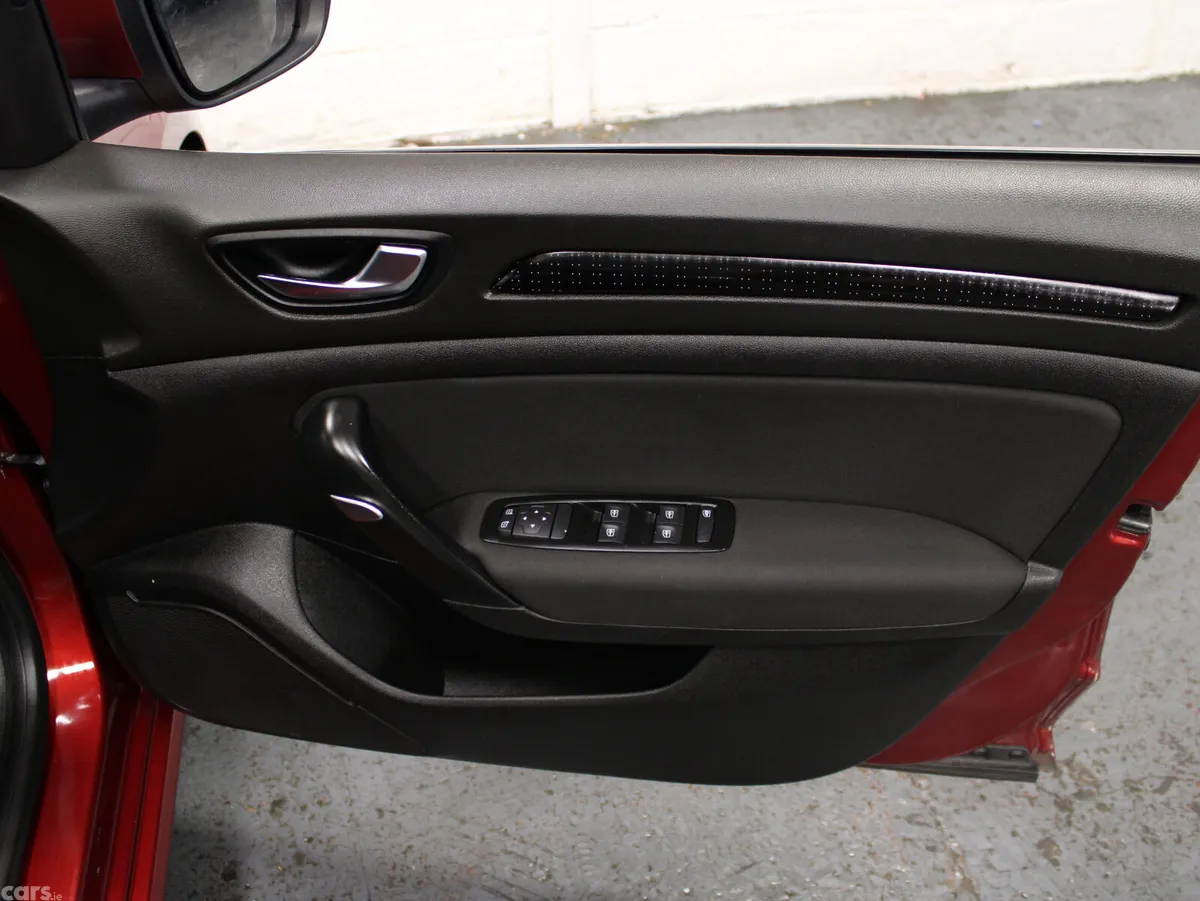 Renault Megane Saloon, Petrol, 2019, Red