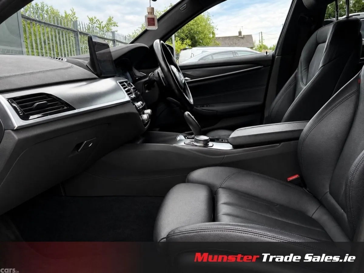 BMW 5-Series Estate, Petrol Plug-in Hybrid, 2023, Black
