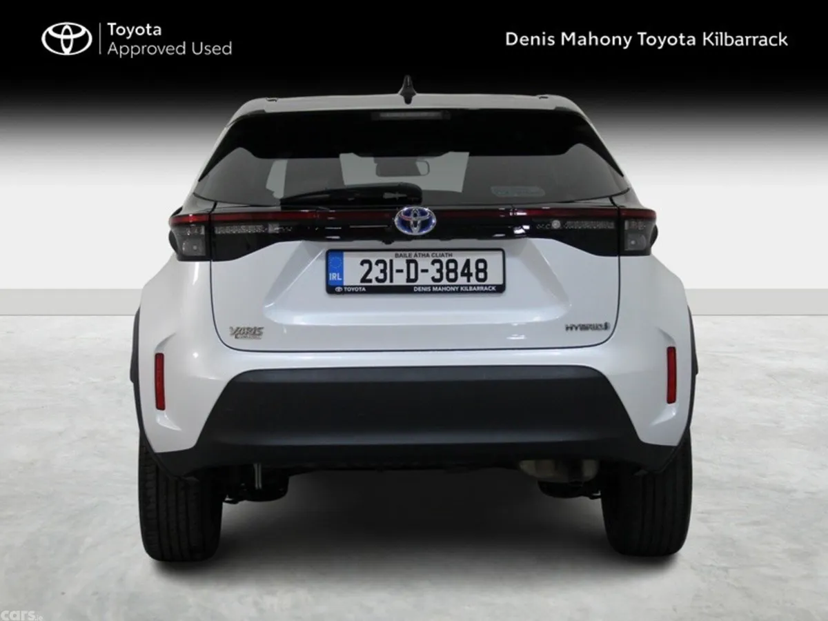 Toyota Yaris Cross Hatchback, Petrol Hybrid, 2023, White