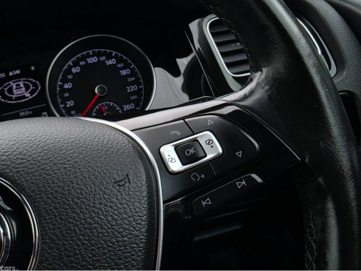 Volkswagen Golf Hatchback, Petrol, 2015, Silver