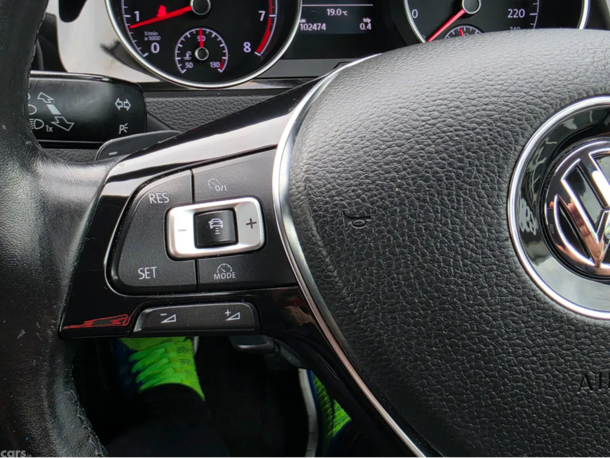 Volkswagen Golf Hatchback, Petrol, 2015, Silver