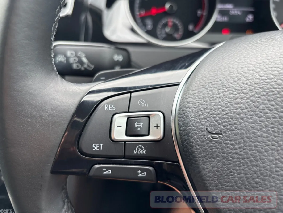 Volkswagen Golf Hatchback, Petrol, 2018, White
