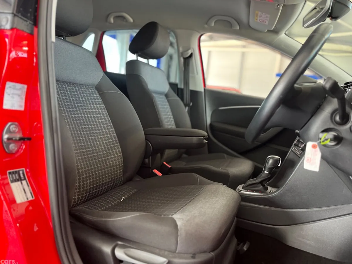Volkswagen Polo Hatchback, Petrol, 2016, Red