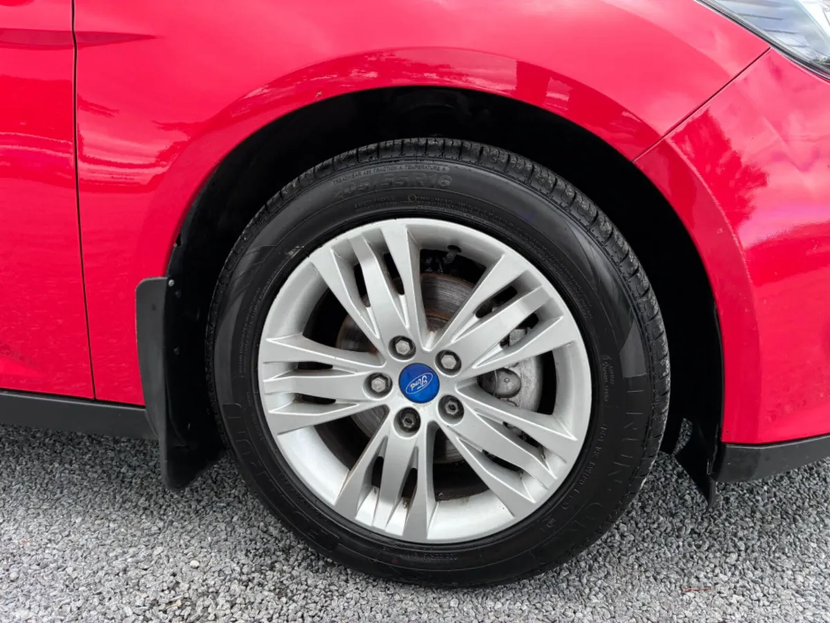 Ford Focus Hatchback, Diesel, 2012, Red