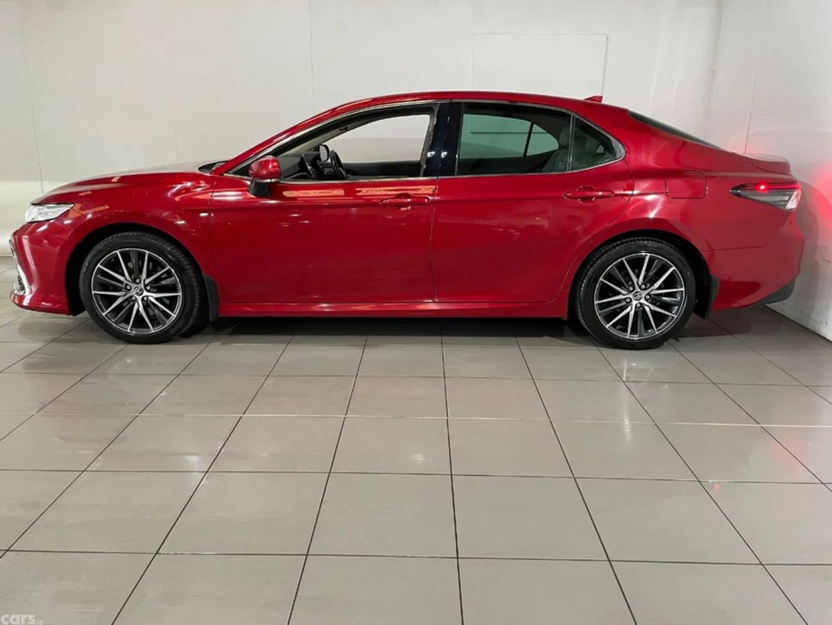 Toyota Camry Saloon, Petrol Hybrid, 2022, Red