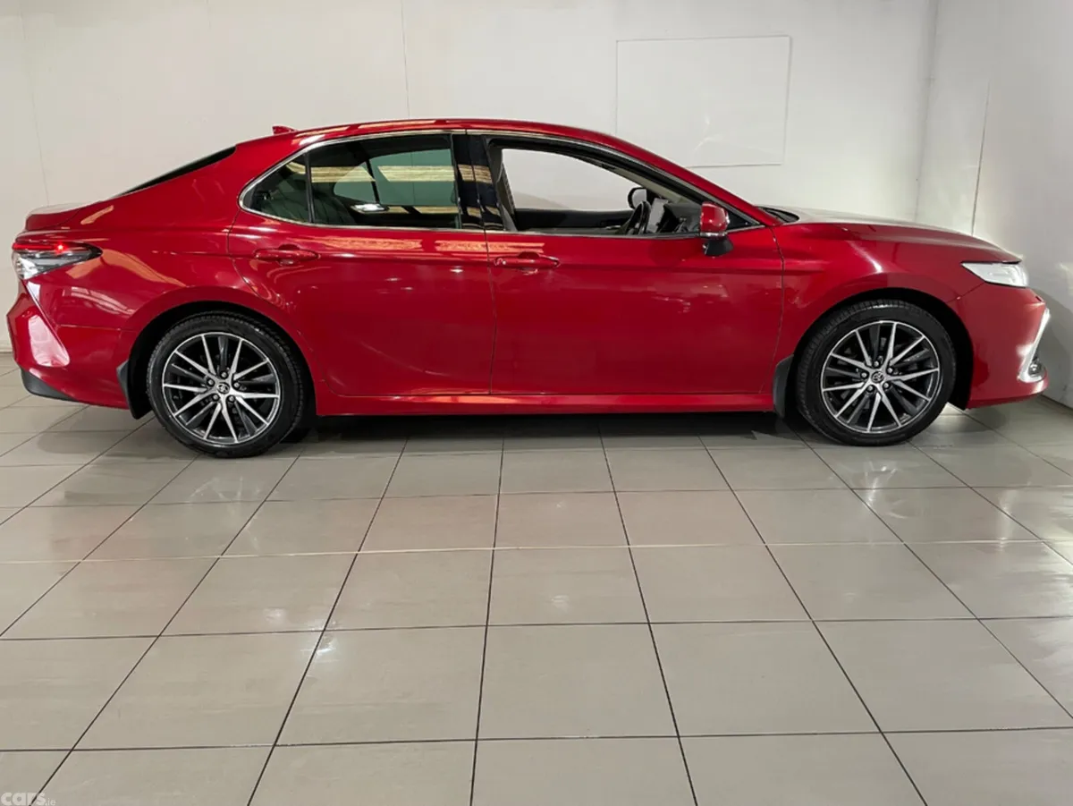 Toyota Camry Saloon, Petrol Hybrid, 2022, Red
