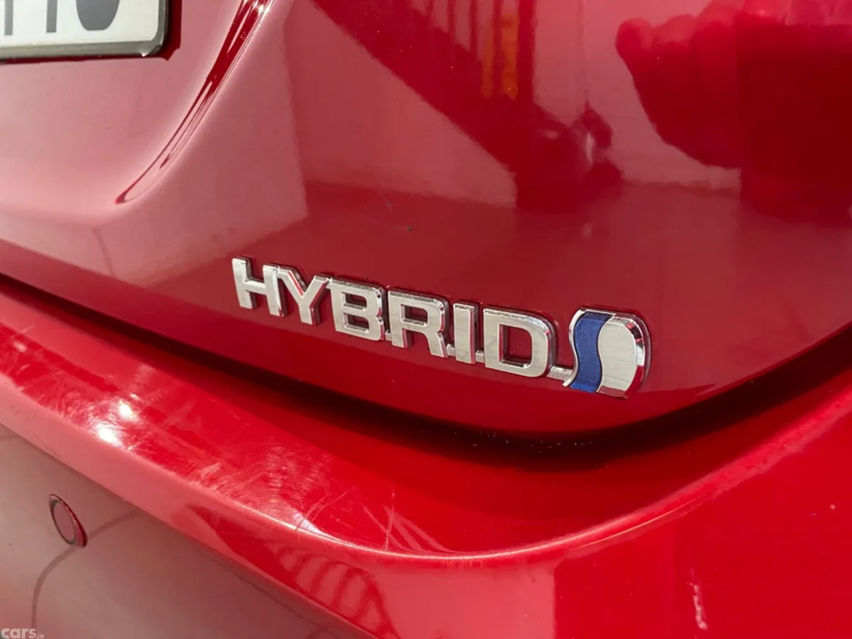 Toyota Camry Saloon, Petrol Hybrid, 2022, Red