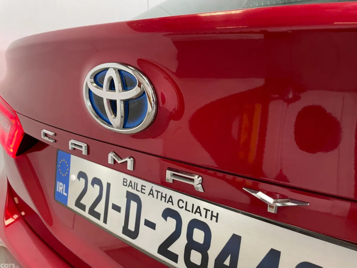 Toyota Camry Saloon, Petrol Hybrid, 2022, Red