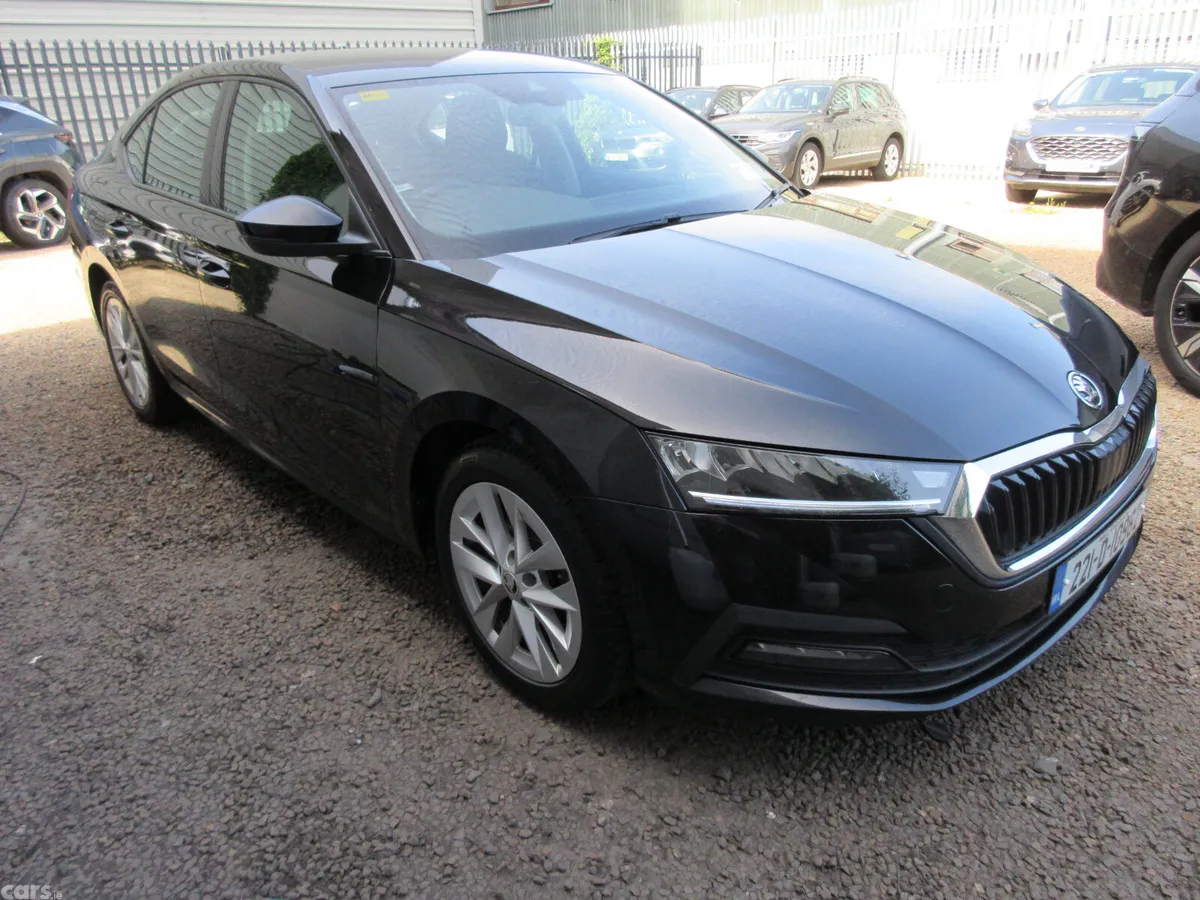 Skoda Octavia Saloon, Diesel, 2022, Black