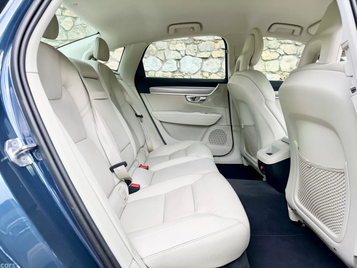 Volvo S90 Saloon, Diesel, 2019, Blue