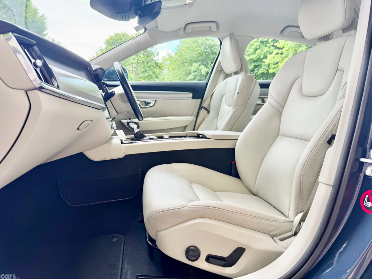 Volvo S90 Saloon, Diesel, 2019, Blue
