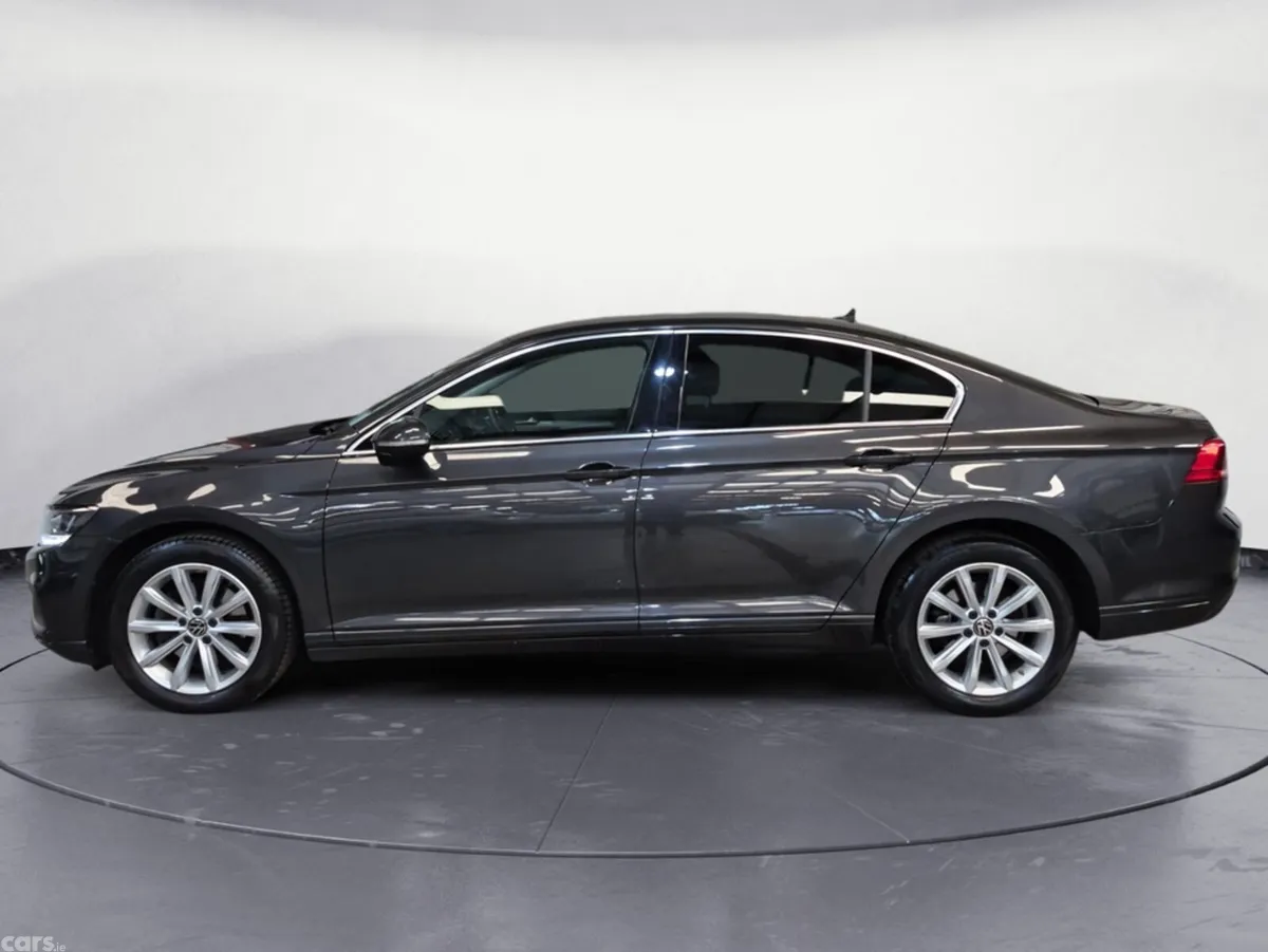 Volkswagen Passat Saloon, Diesel, 2022, Grey