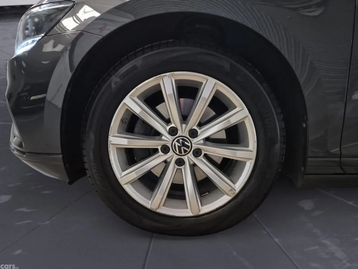 Volkswagen Passat Saloon, Diesel, 2022, Grey