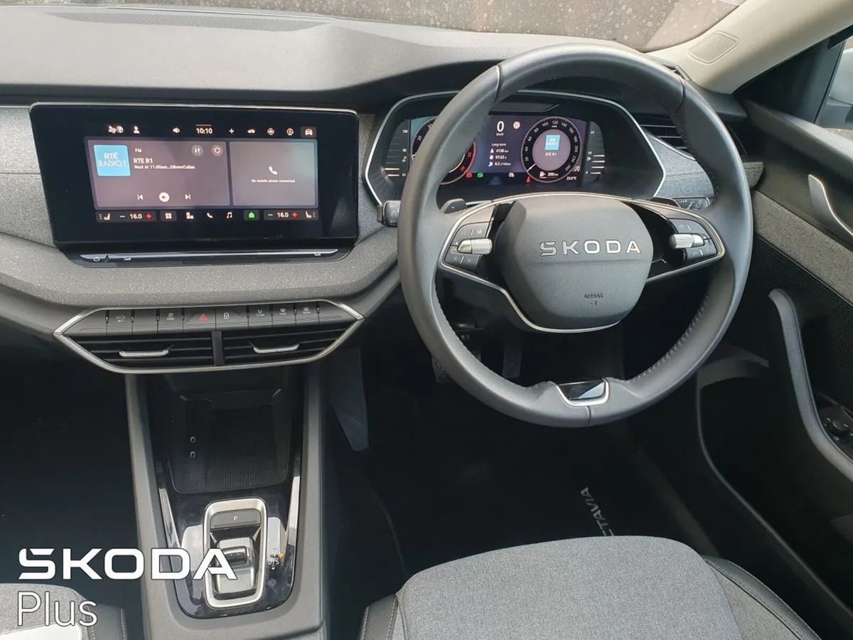 Skoda Octavia Hatchback, Diesel, 2025, Grey