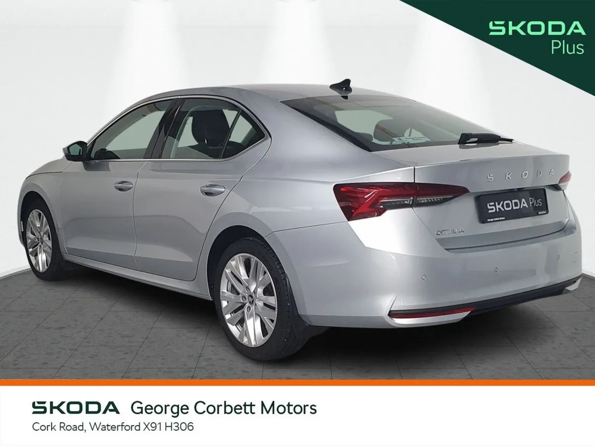 Skoda Octavia Hatchback, Diesel, 2025, Grey